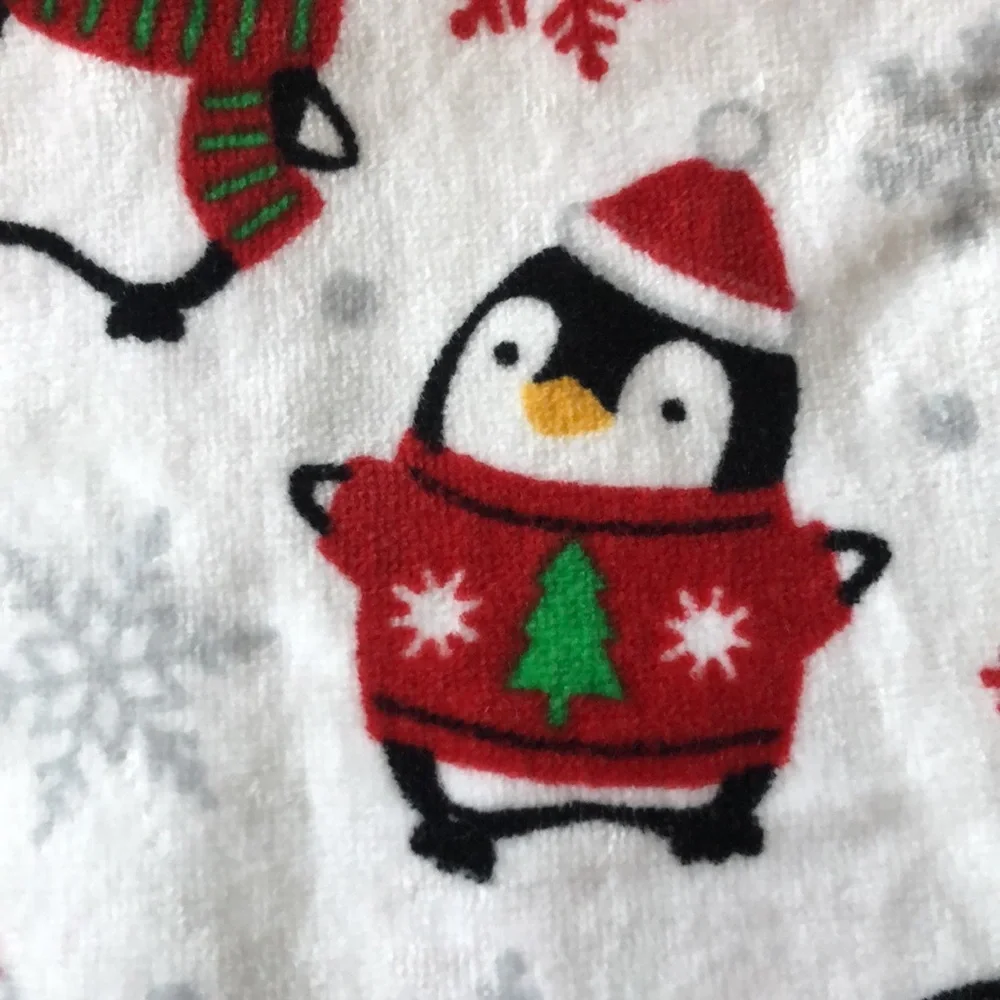 Christmas Holiday Winter PENGUINS Bath Towels